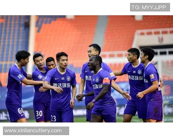 泰达与大连人精彩对决集锦回顾全场精彩瞬间与战术分析