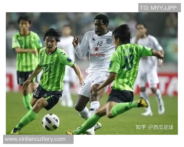 全北现代与水原三星激战K联赛争夺战精彩回顾与分析