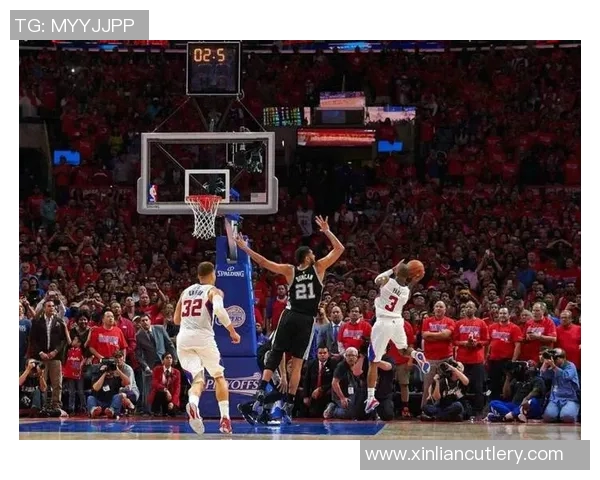 2005年NBA季后赛火箭与小牛的激烈对决回顾与精彩瞬间分析